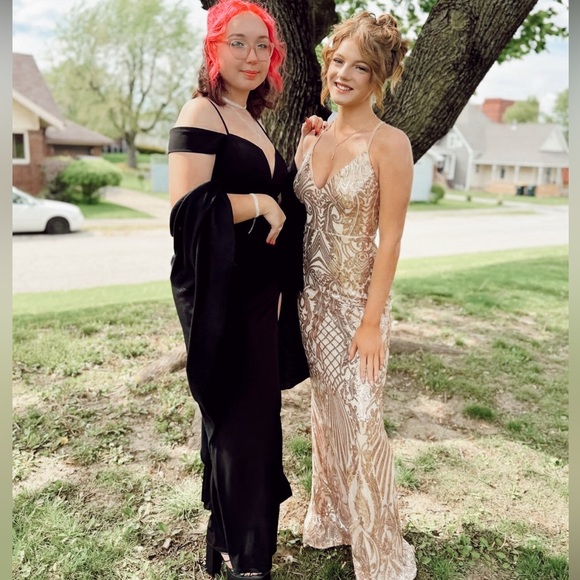 Windsor prom dress - Picture 2 of 3